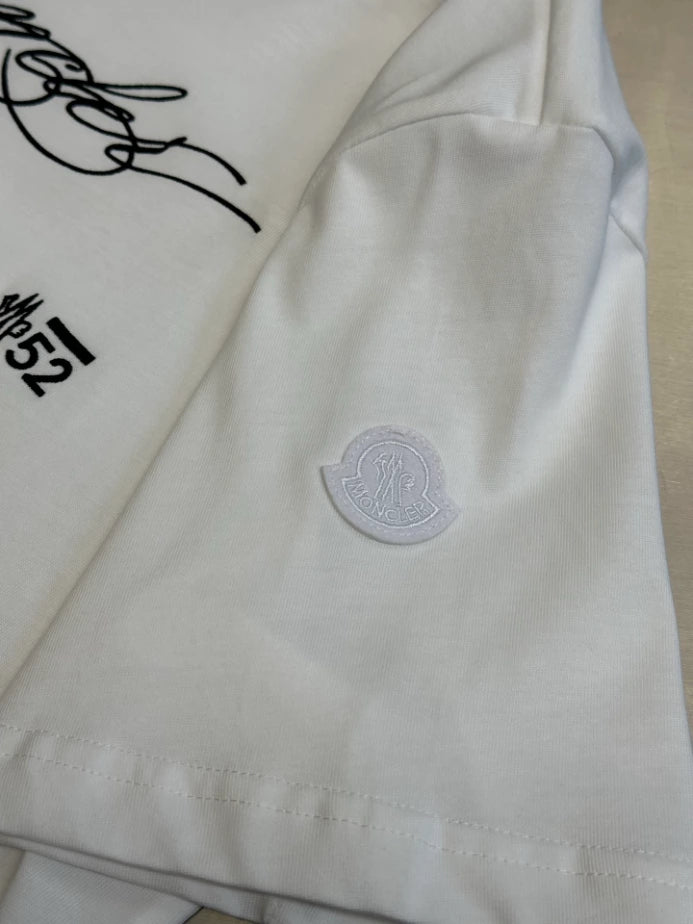 MONCLER WHITE EMBROIDERED CURSIVE LOGO COTTON T-SHIRT – MCT032