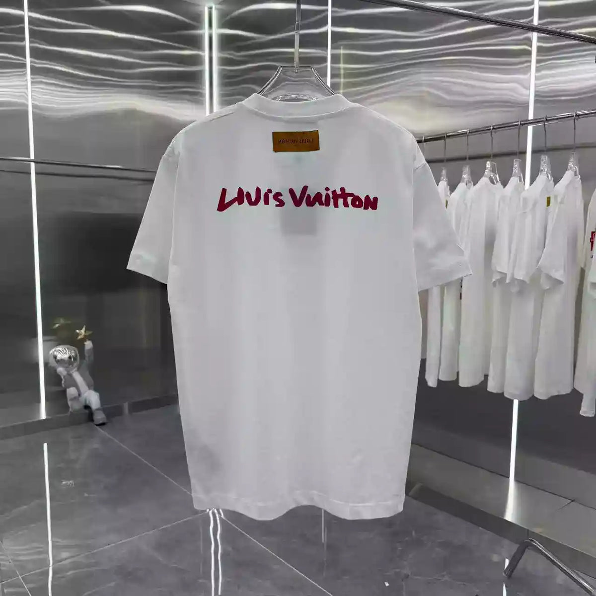 Louis Vuitton White Logo Print T-Shirt  – LVTS084