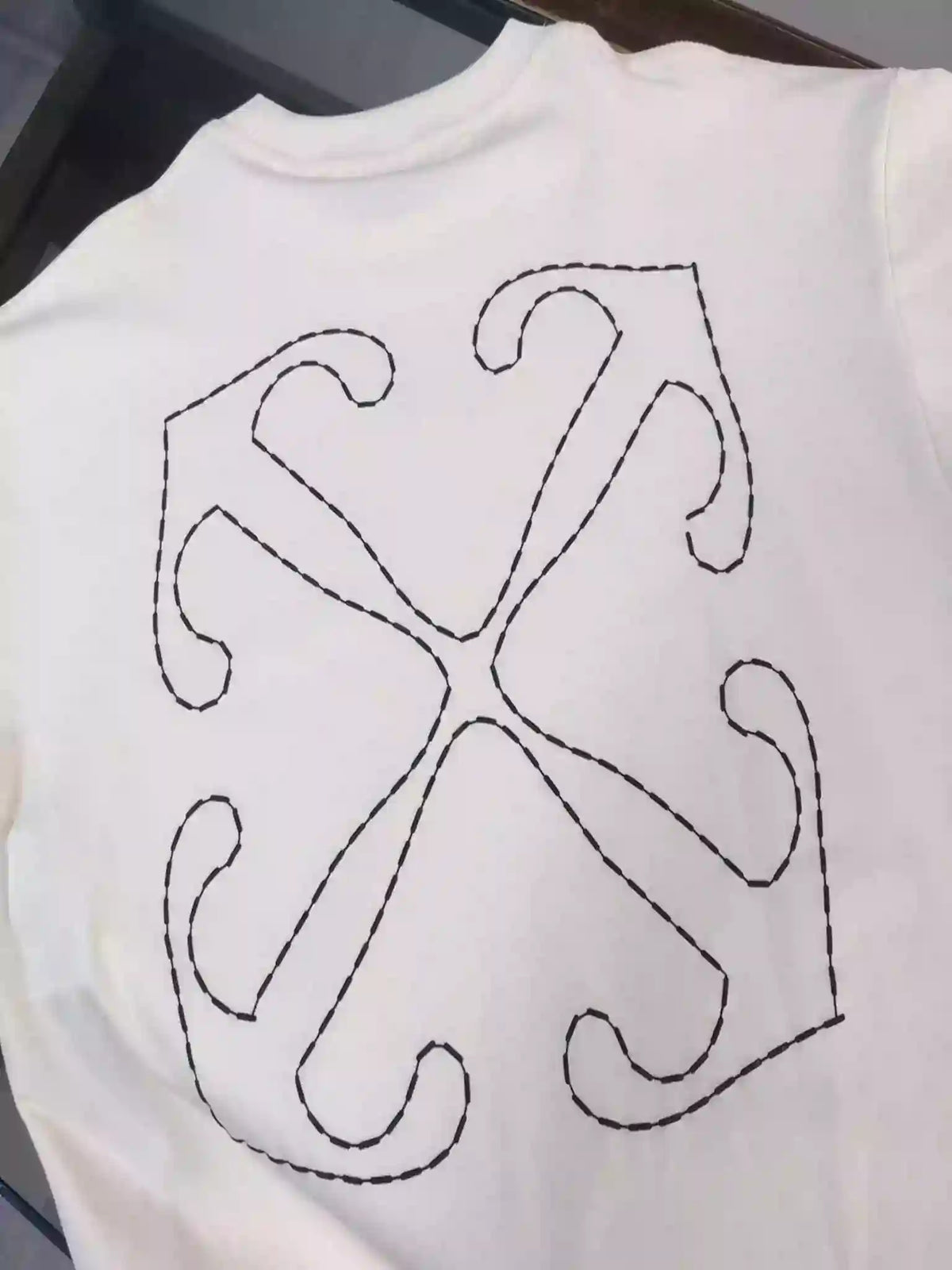 Off-White White Logo Stitch T-shirt – OWS033