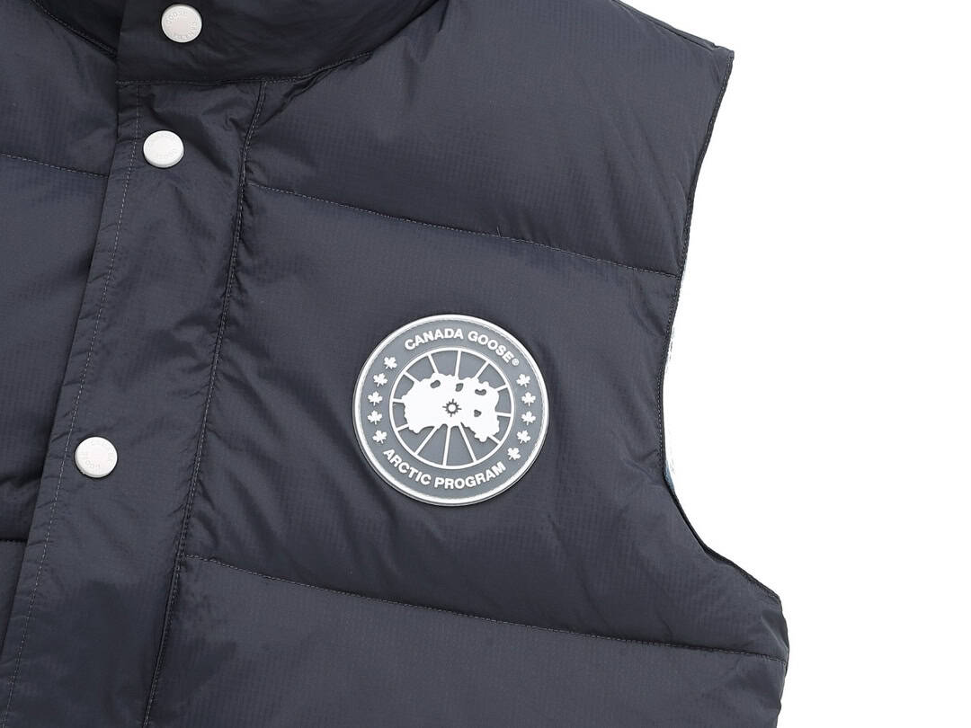 CANADA GOOSE VEST BLACK MIST – CN31