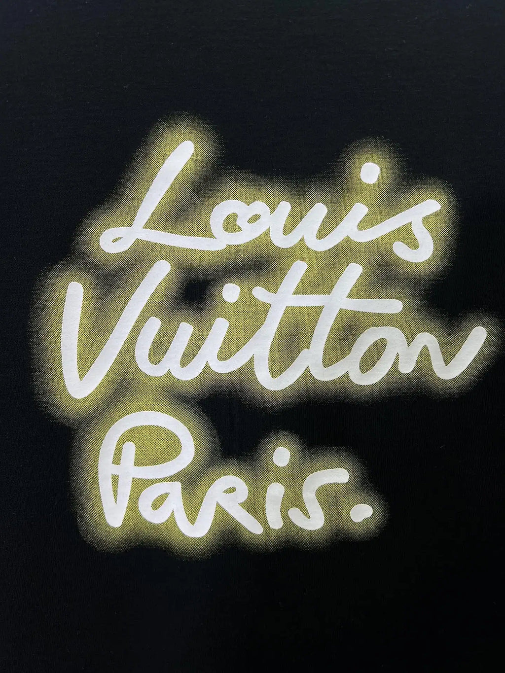 GLOW SIGNATURE T-SHIRT IN BLACK – LVC055