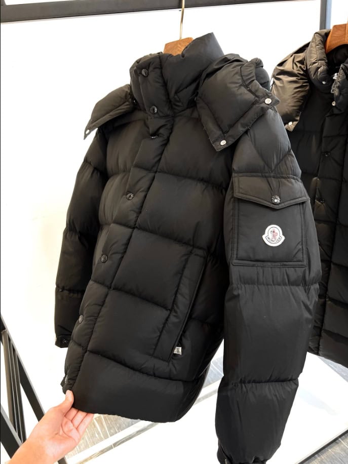 MONCLER Logo-Appliquéd Quilted Hooded Down Coat – MC146