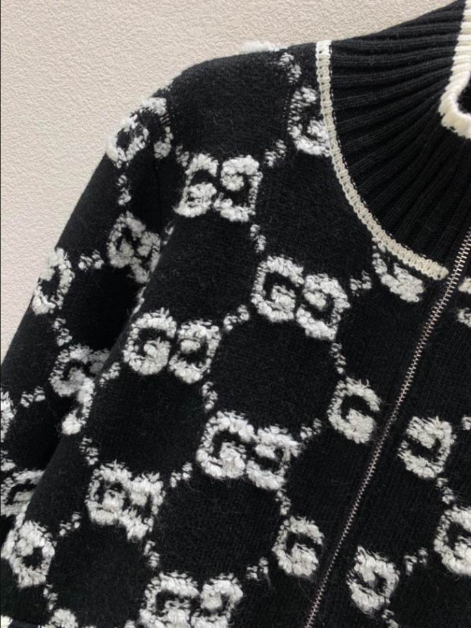 GUCCI Bouclé Stitch Jacquard Black Knitwear – GCK053