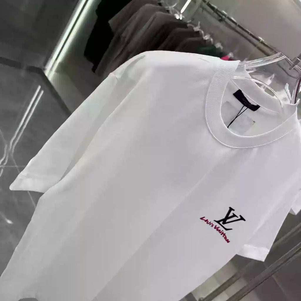 Louis Vuitton White Logo Print T-Shirt  – LVTS084
