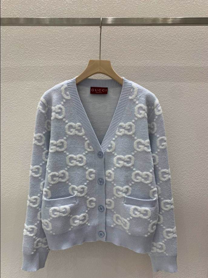 GUCCI Stitch Blue V-neck Knitwear – GCK057
