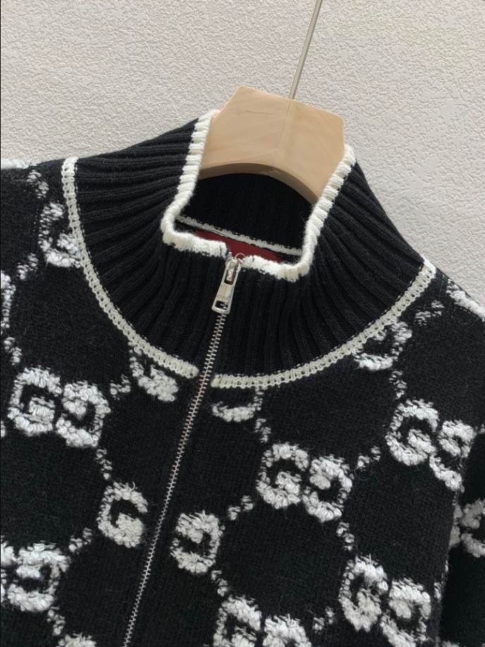 GUCCI Bouclé Stitch Jacquard Black Knitwear – GCK053
