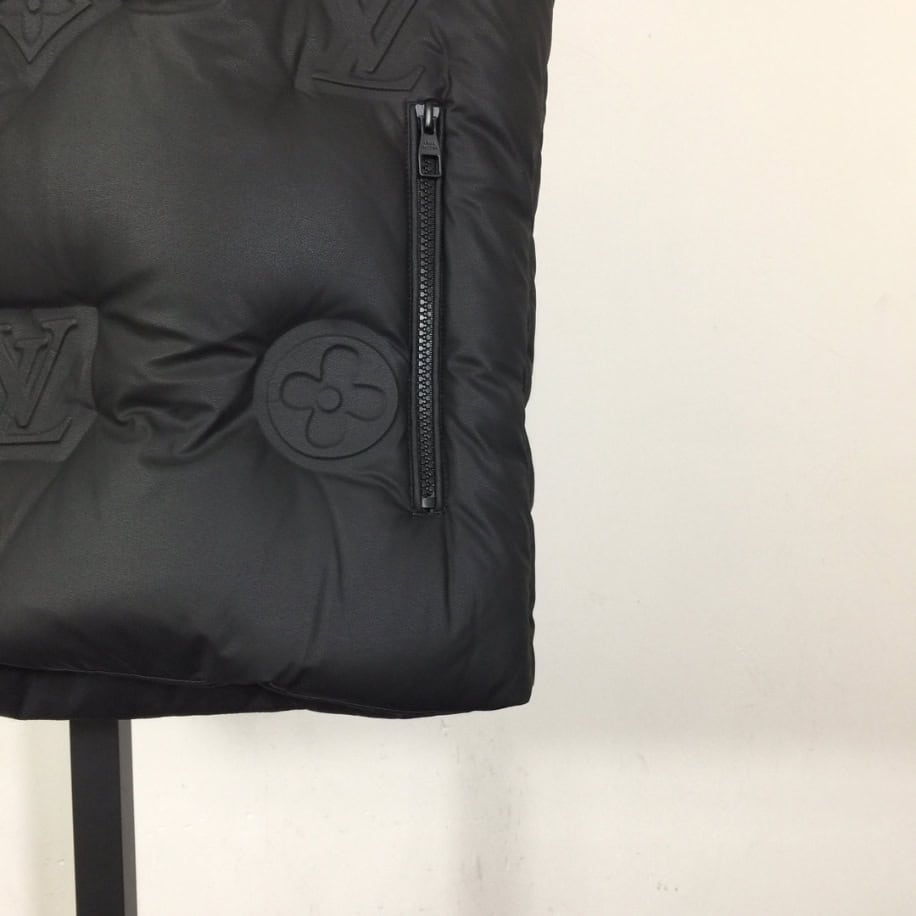 Louis Vuitton Vesta Diferite Culori Black Coat – LVC050