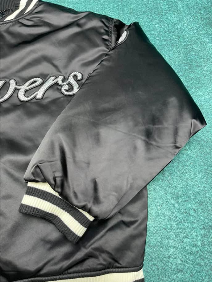 LOUIS VUITTON ‘LV LOVERS’ BLACK COAT – LVC042