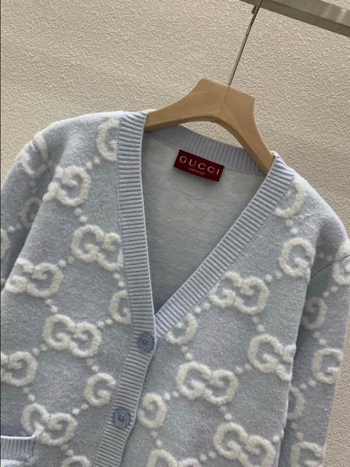 GUCCI Stitch Blue V-neck Knitwear – GCK057