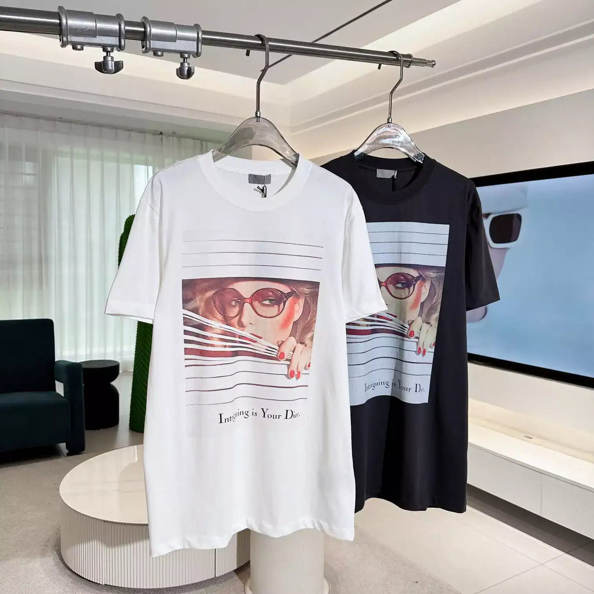 DIOR HERITAGE PRINTED T-SHIRT, REGULAR FIT WHITE STONEWASHED COTTON JERSEY – DOT037