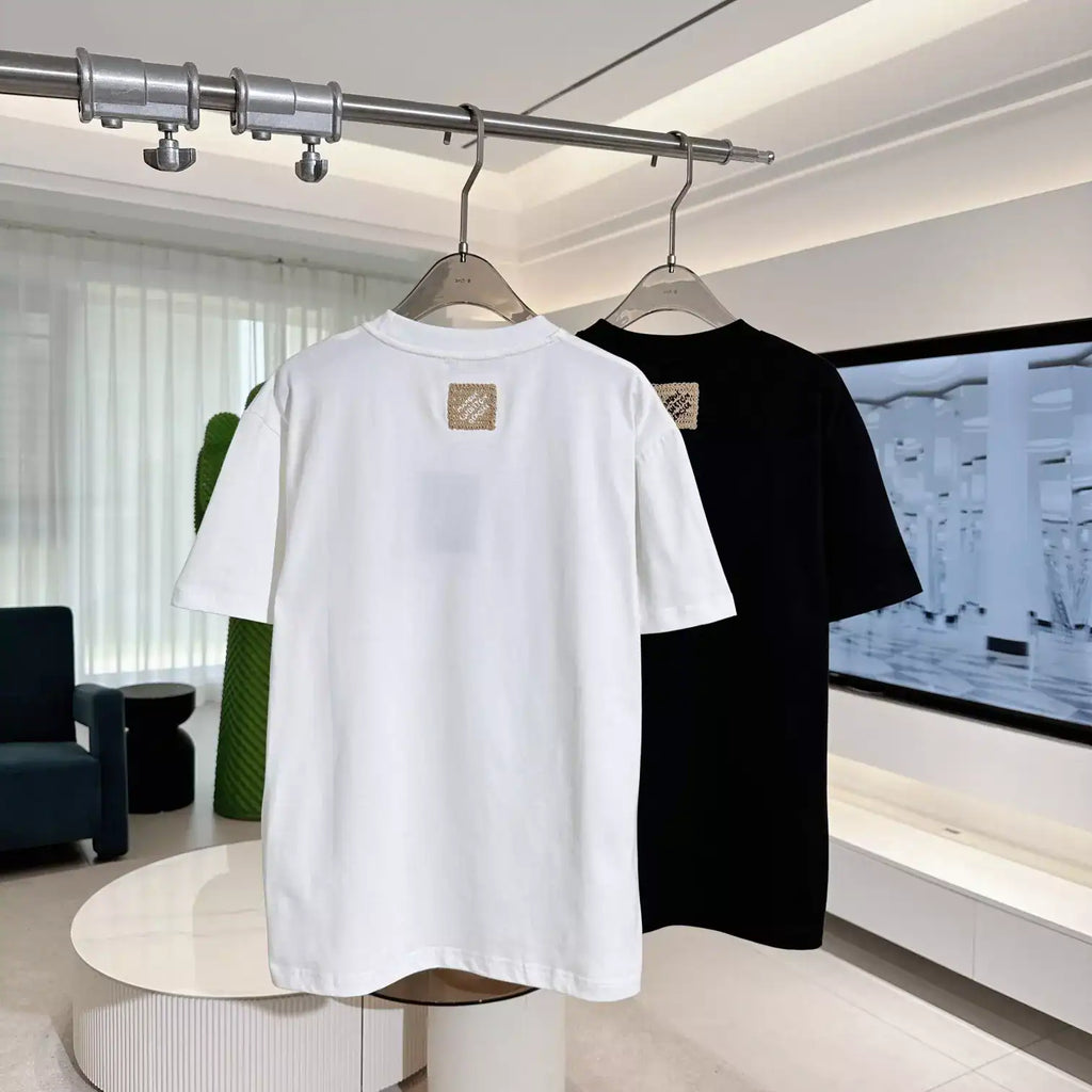 EMBROIDERED SIGNATURE T-SHIRT IN WHITE – LVTS102