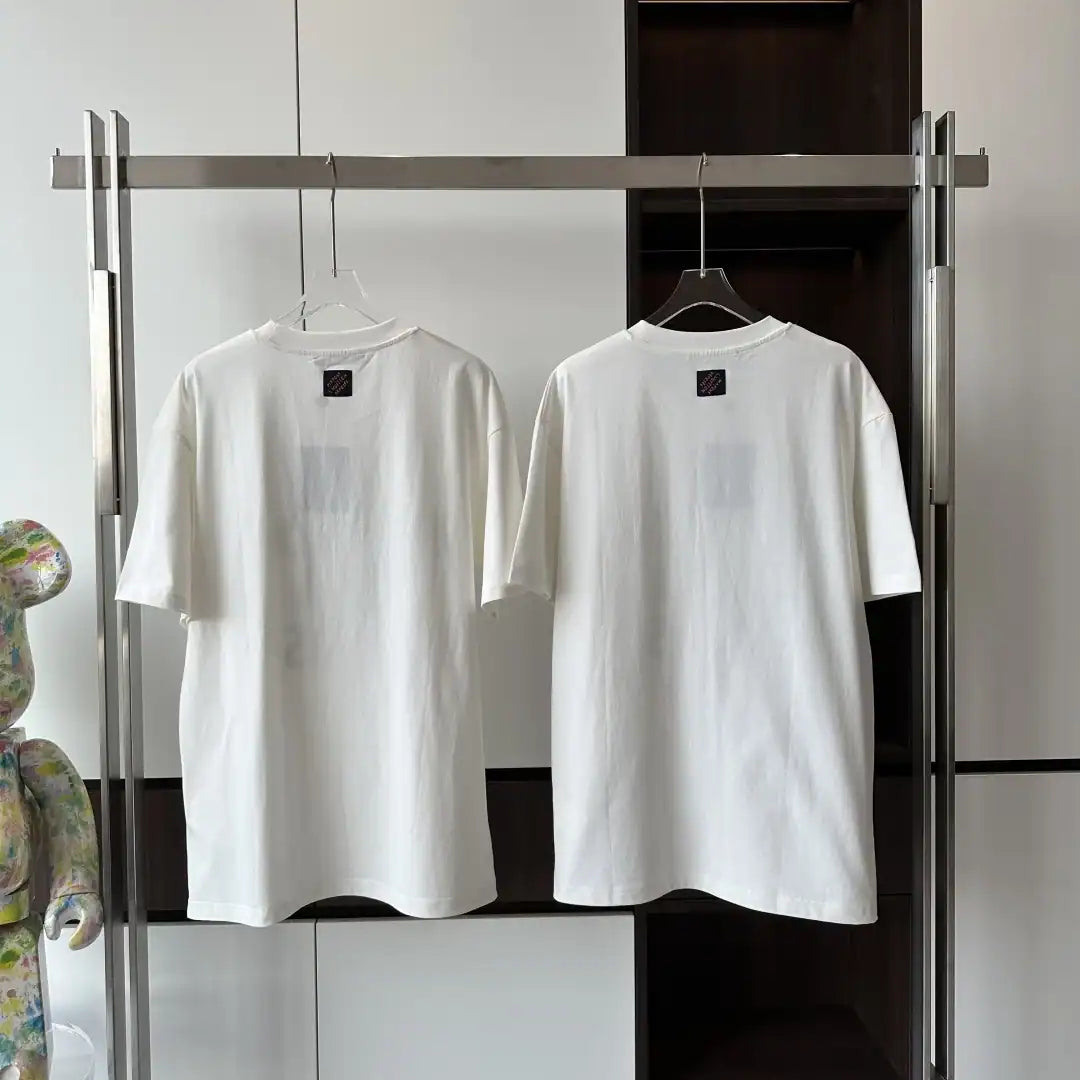 GRAPHIC PRINTED T-SHIRT IN WHITE – LVTS127