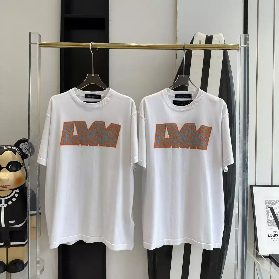 LOGO COTTON T-SHIRT IN WHITE – LVTS110