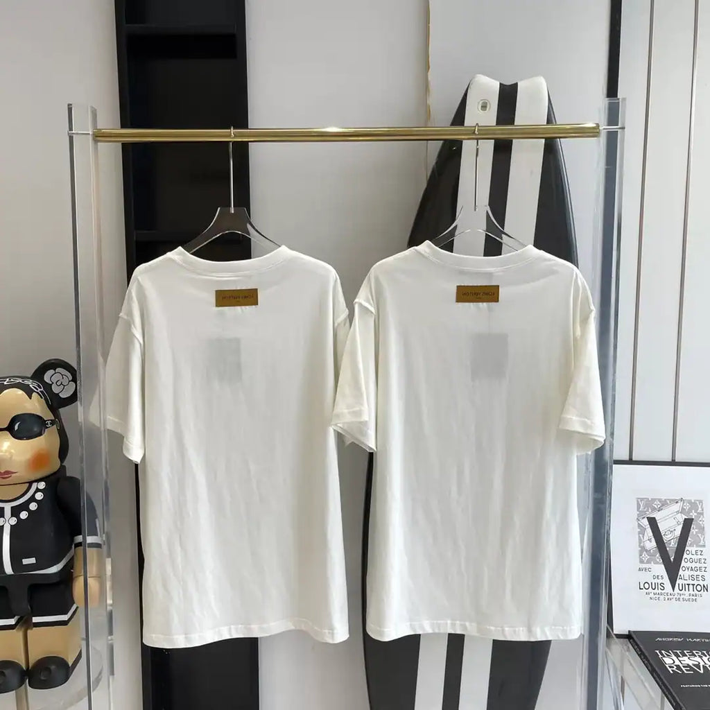 LOGO EMBOSSED T-SHIRT IN WHITE – LVTS112
