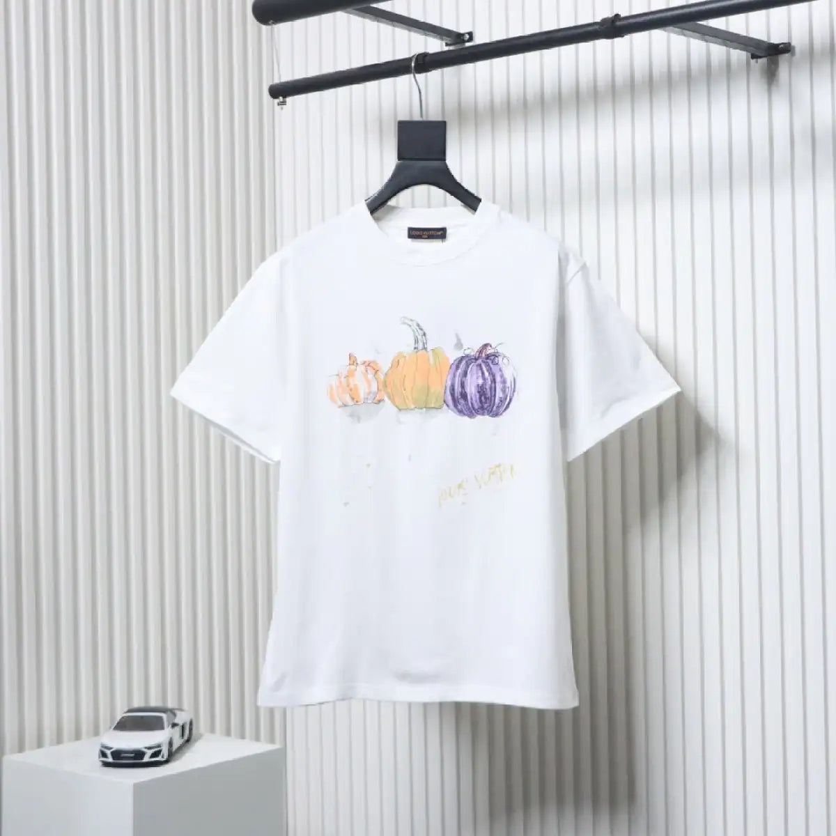 LOUIS VUITTON 25SS GRAFFITI HAND-PAINTED PUMPKIN PRINT T-SHIRT WHITE – LVTS186