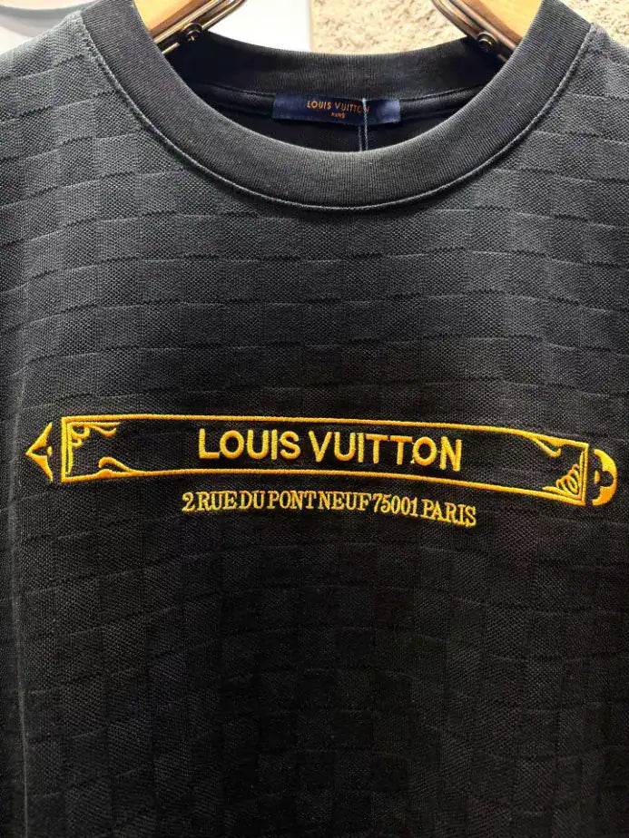LOUIS VUITTON EMBELLISHED DAMIER PIQUE T-SHIRT – LVTS157