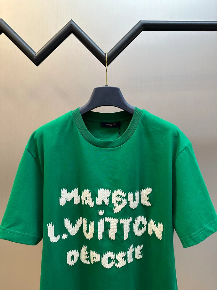 LOUIS VUITTON EMBROIDERED SIGNATURE SHORT-SLEEVED T-SHIRT – LVTS257
