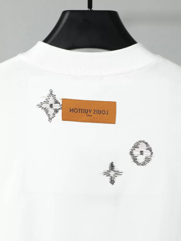 LOUIS VUITTON EMBROIDERED SIGNATURE T-SHIRT – LVTS237