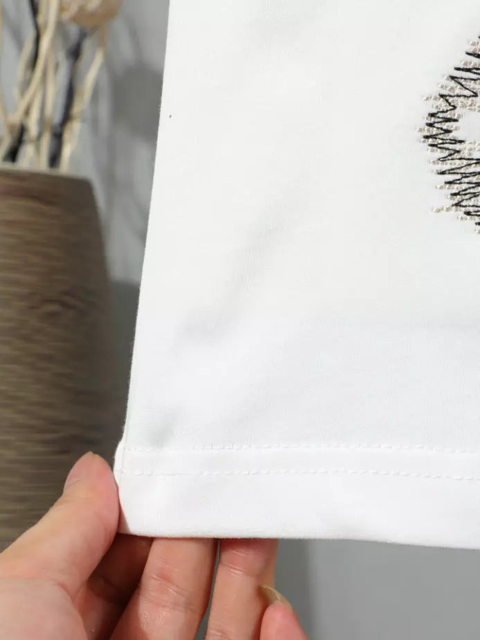 LOUIS VUITTON EMBROIDERED SIGNATURE T-SHIRT – LVTS237