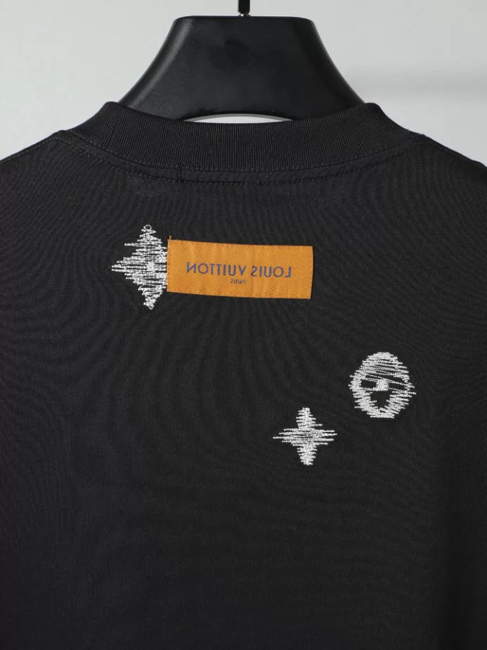 LOUIS VUITTON EMBROIDERED SIGNATURE T-SHIRT – LVTS238