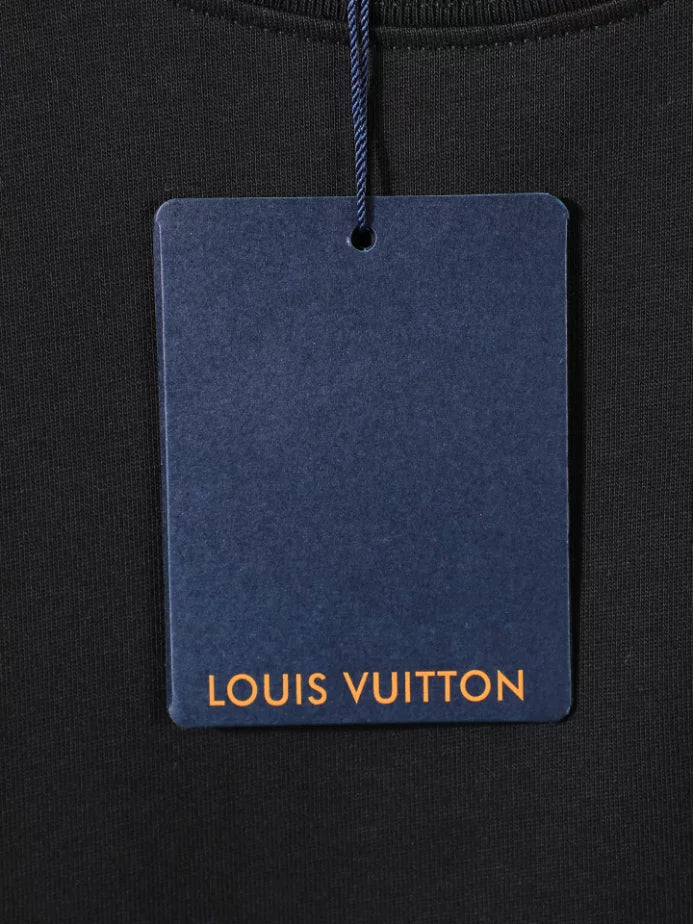 LOUIS VUITTON EMBROIDERED SIGNATURE T-SHIRT – LVTS238