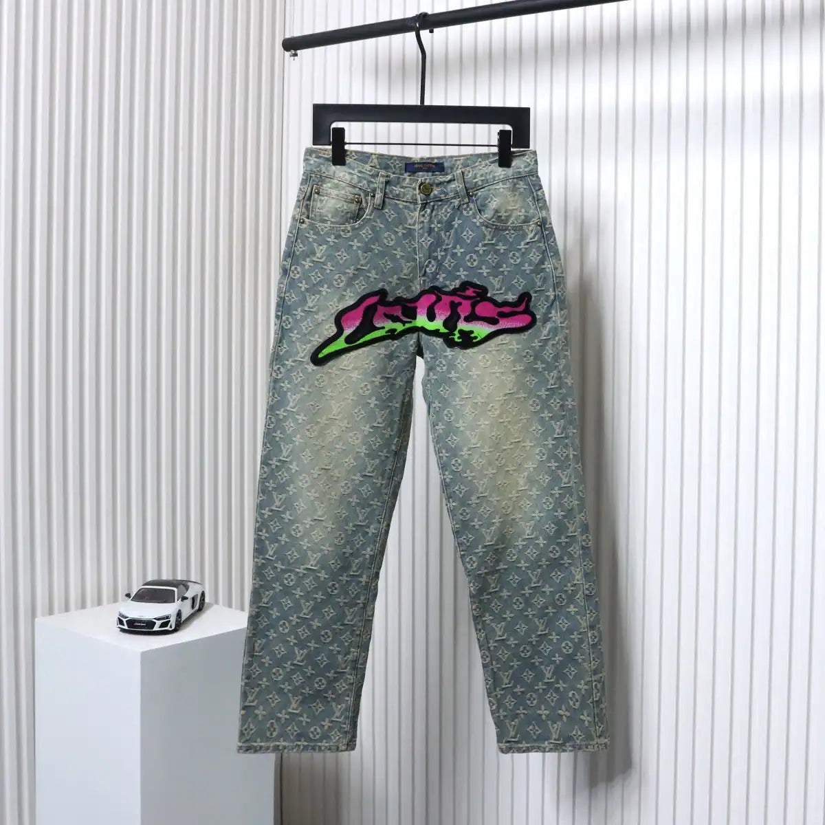 Louis Vuitton Graffiti Gradient Embroidery Jeans Vintage Blue – LVJ002