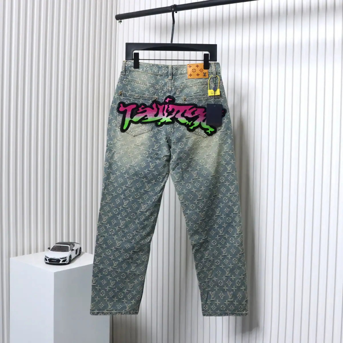 Louis Vuitton Graffiti Gradient Embroidery Jeans Vintage Blue – LVJ002