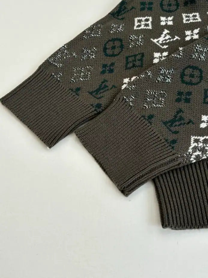 Louis Vuitton Monogram Pullover – LH108