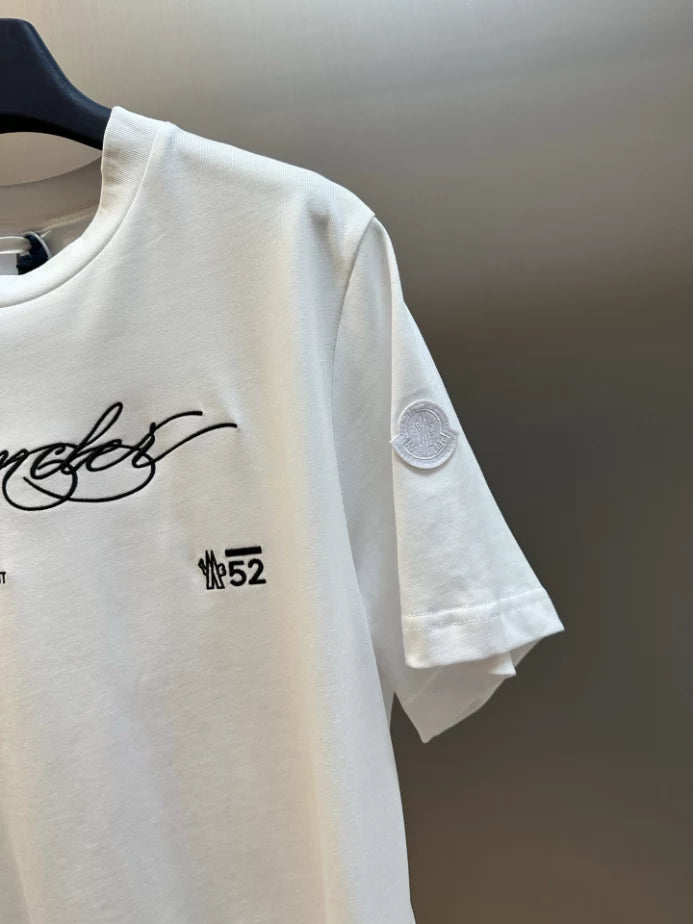 MONCLER WHITE EMBROIDERED CURSIVE LOGO COTTON T-SHIRT – MCT032