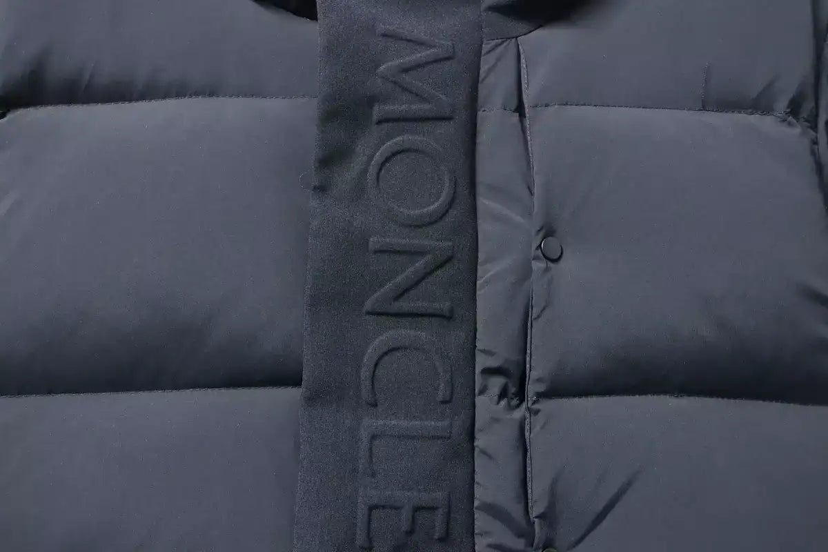 Moncler Black Madeira Hooded Short Down Jacket – MC170