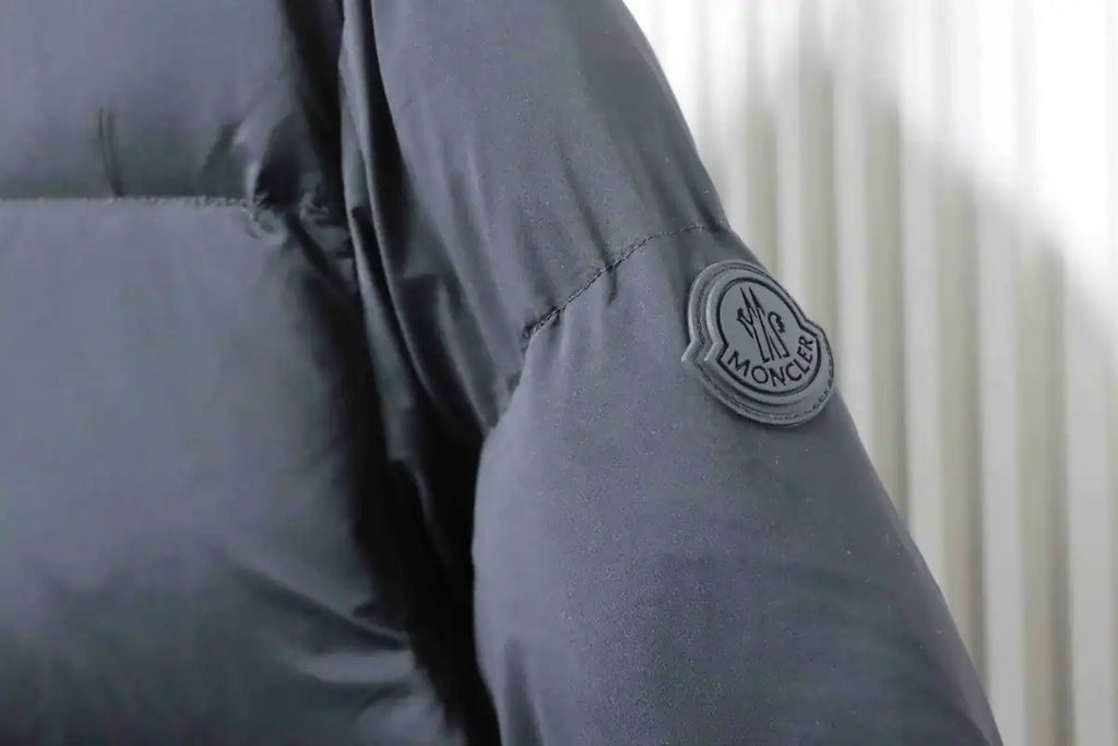 Moncler Black Madeira Hooded Short Down Jacket – MC170