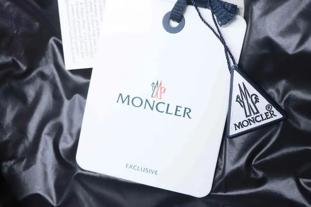 Moncler Cornour Down Jacket Black – MC182