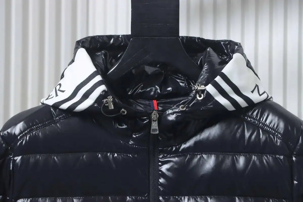 Moncler Cornour Down Jacket Black – MC182