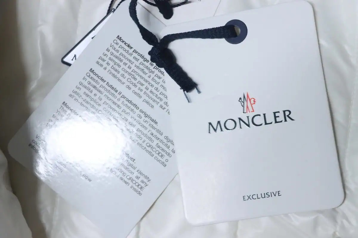 Moncler Cornour Down Jacket White – MC183