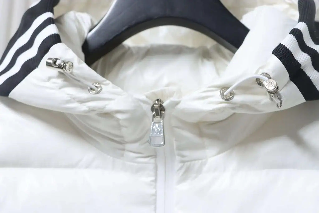 Moncler Cornour Down Jacket White – MC183