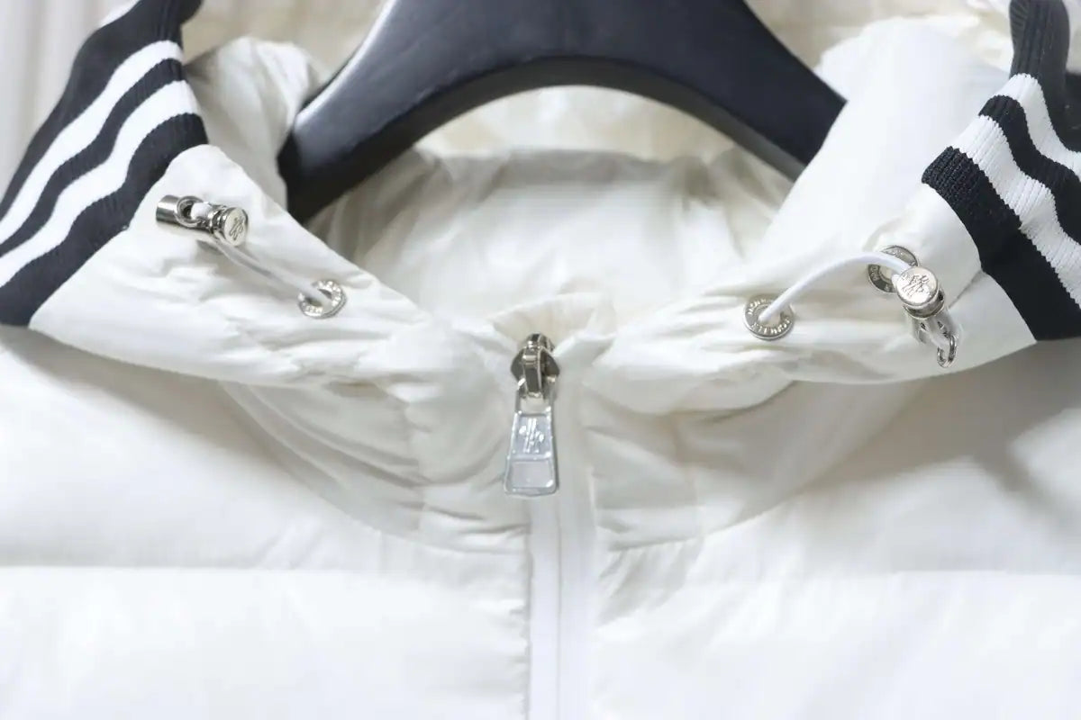 Moncler Cornour Down Jacket White – MC183