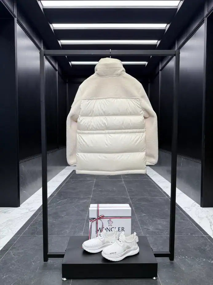 Moncler Escaut Short Down Jacket – MC151