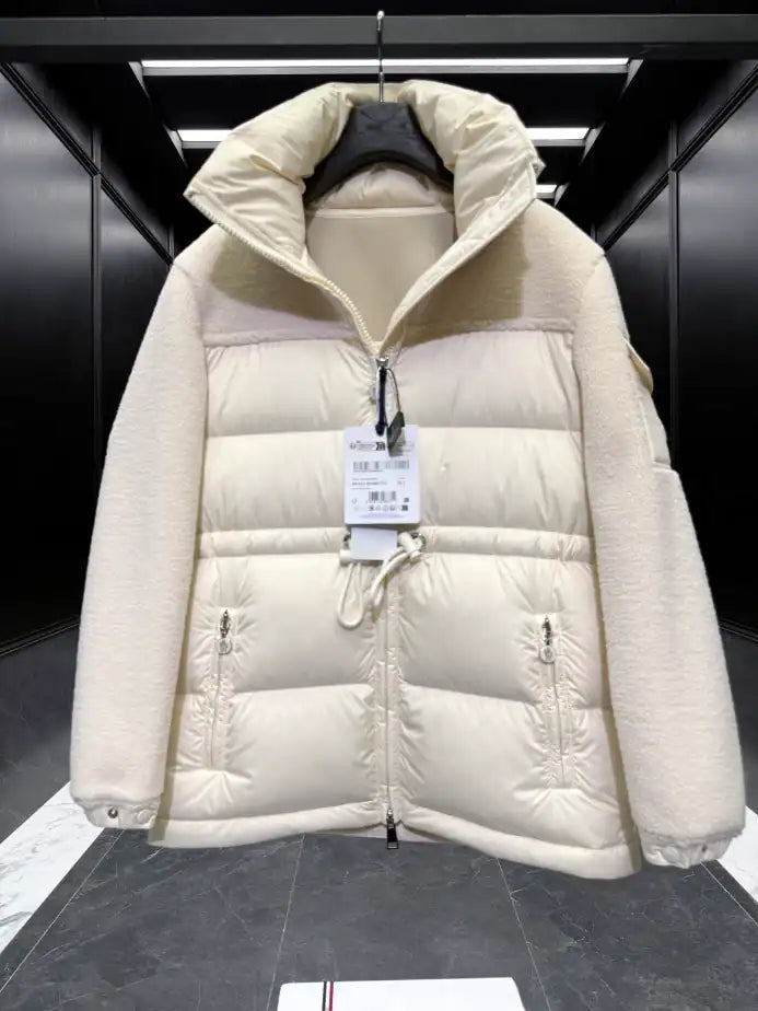 Moncler Escaut Short Down Jacket – MC151