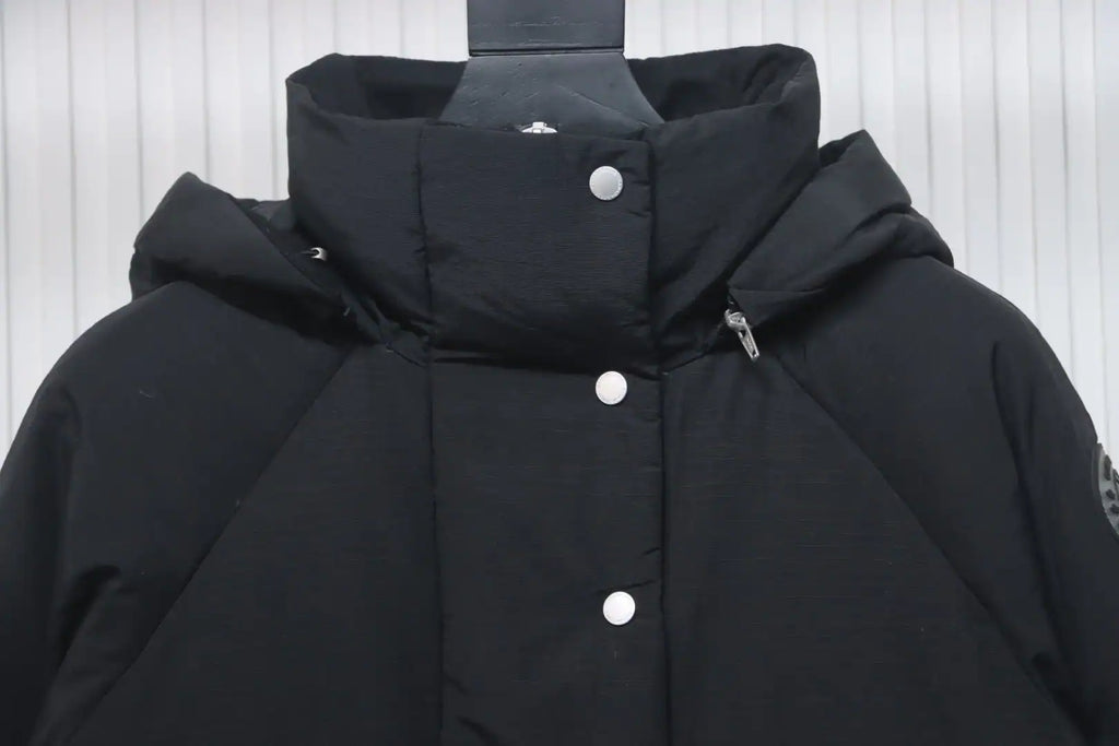 Moncler Sleeve Badge Solid Zip Down Jacket Black – MC167