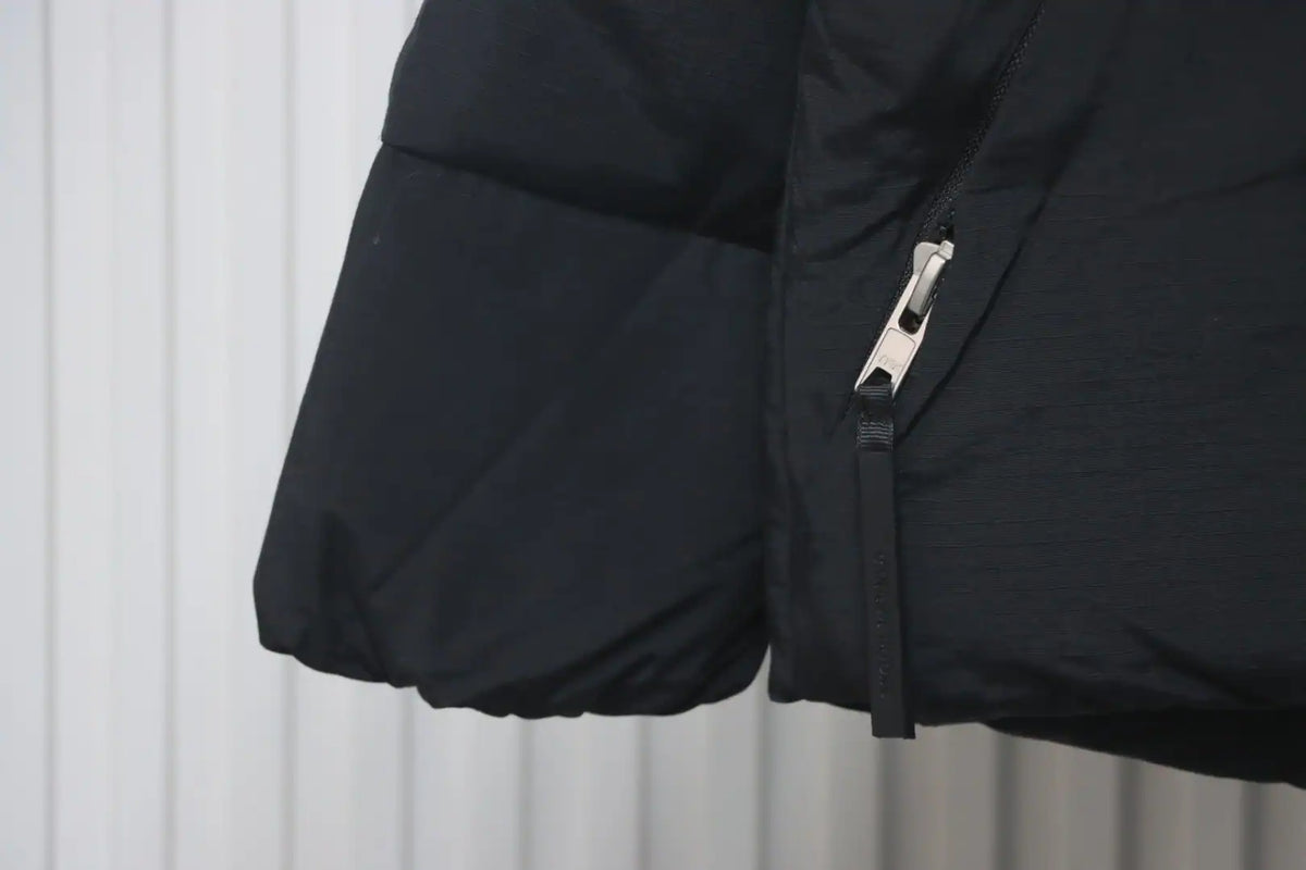 Moncler Sleeve Badge Solid Zip Down Jacket Black – MC167
