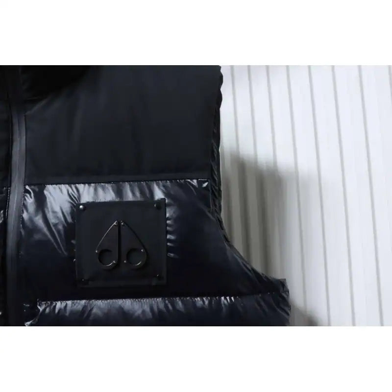 Moose Knuckles Glossy Down Vest Black – MKC017