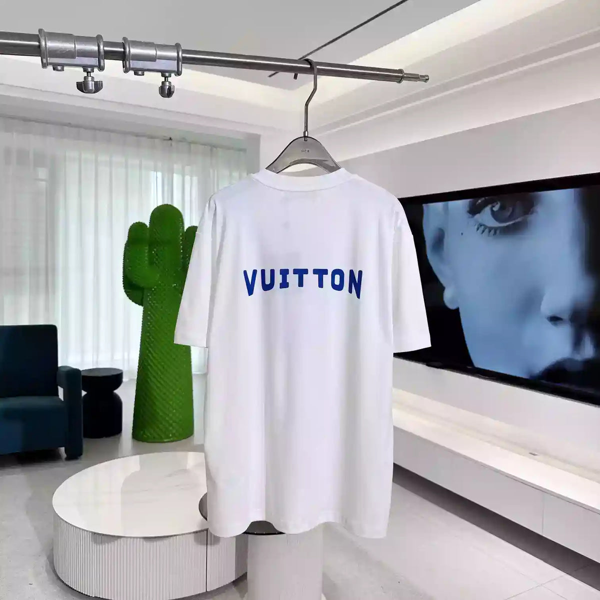 PRINTED SIGNATURE T-SHIRT IN WHITE – LVTS099