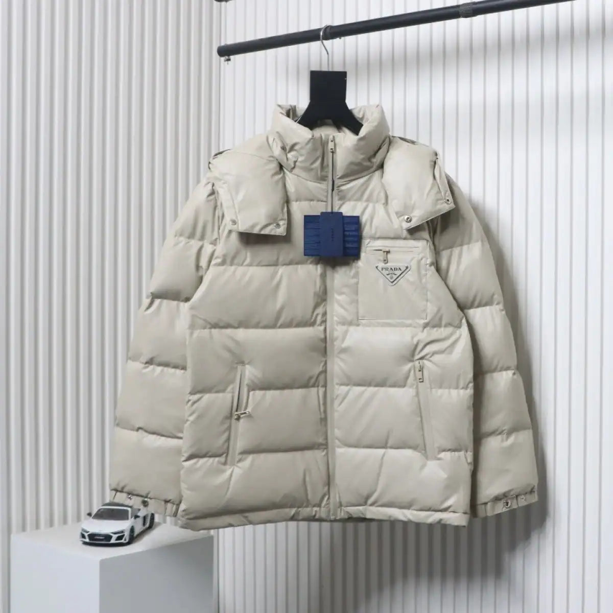 Prada 21fw Classic Triangle Logo Detachable Down Jacket White – PC015