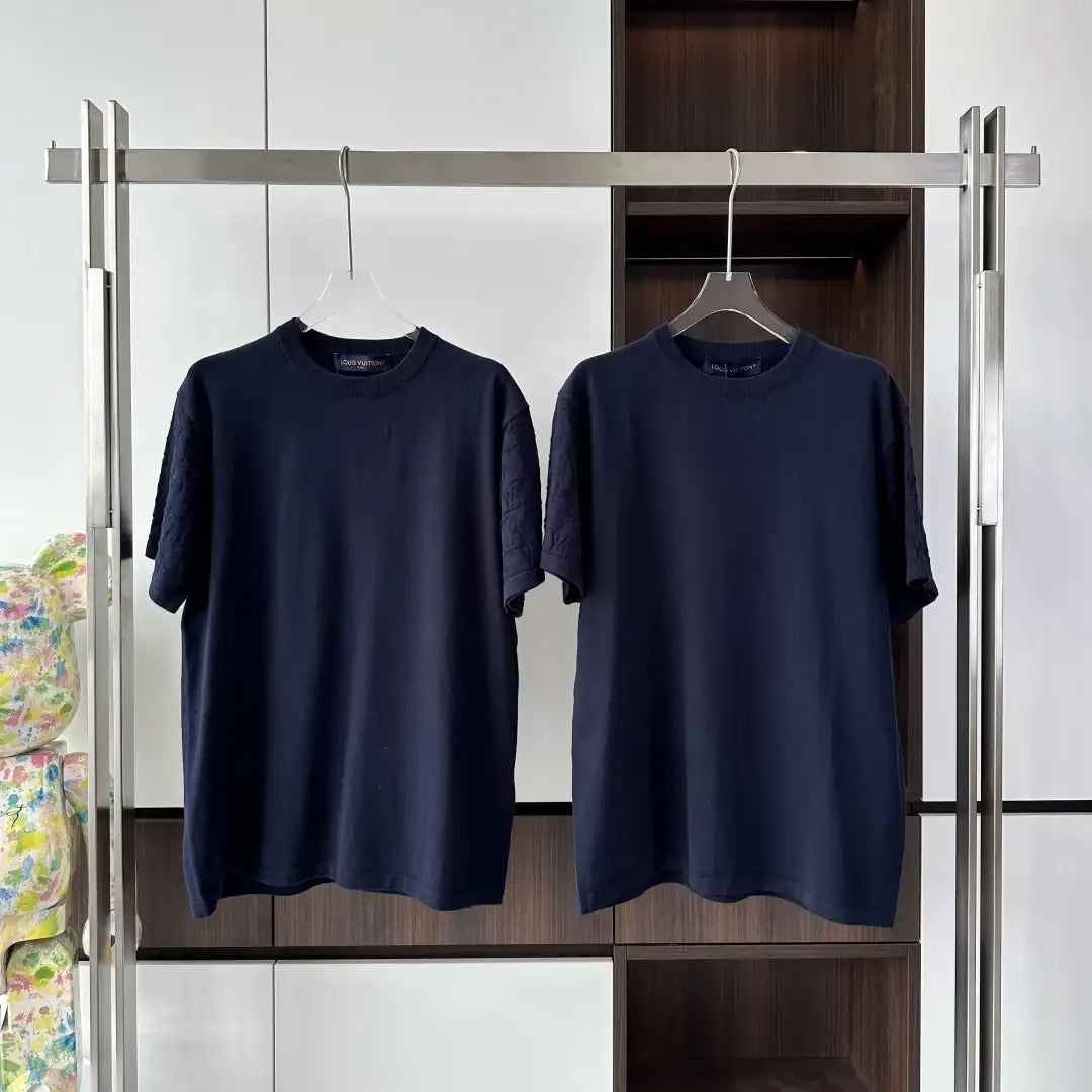 SHORT SLEEVED COTTON CREWNECK IN DEEP BLACK – LVTS108