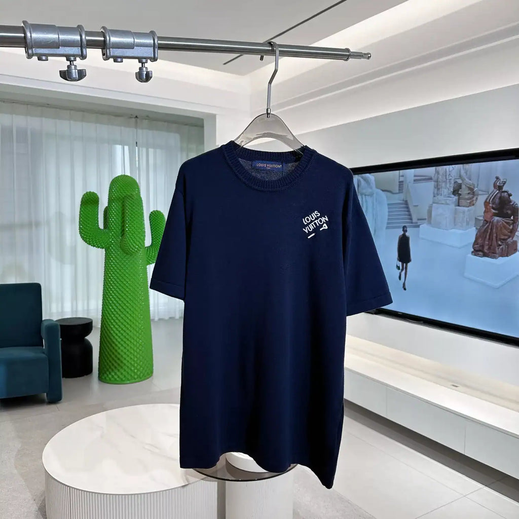 SIGNATURE SHORT-SLEEVED COTTON CREWNECK IN BLUE – LVTS113