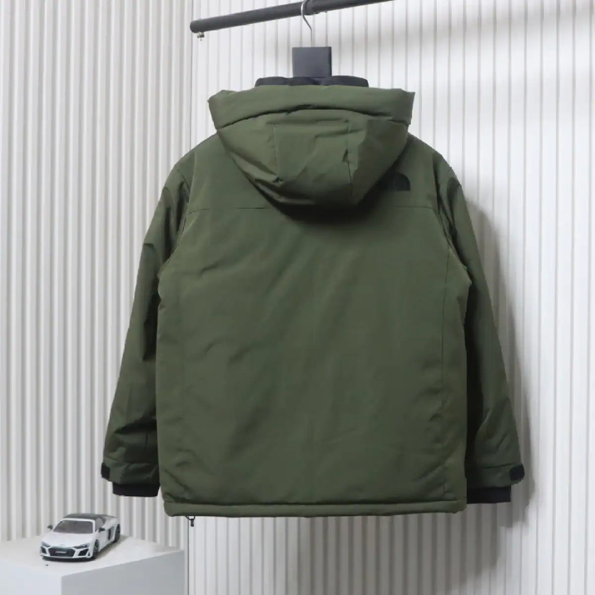 The North Face POLAR Waterproof and Windproof Workwear Multi-pocket Drawstring Hooded Down Jacket Green – TNC027