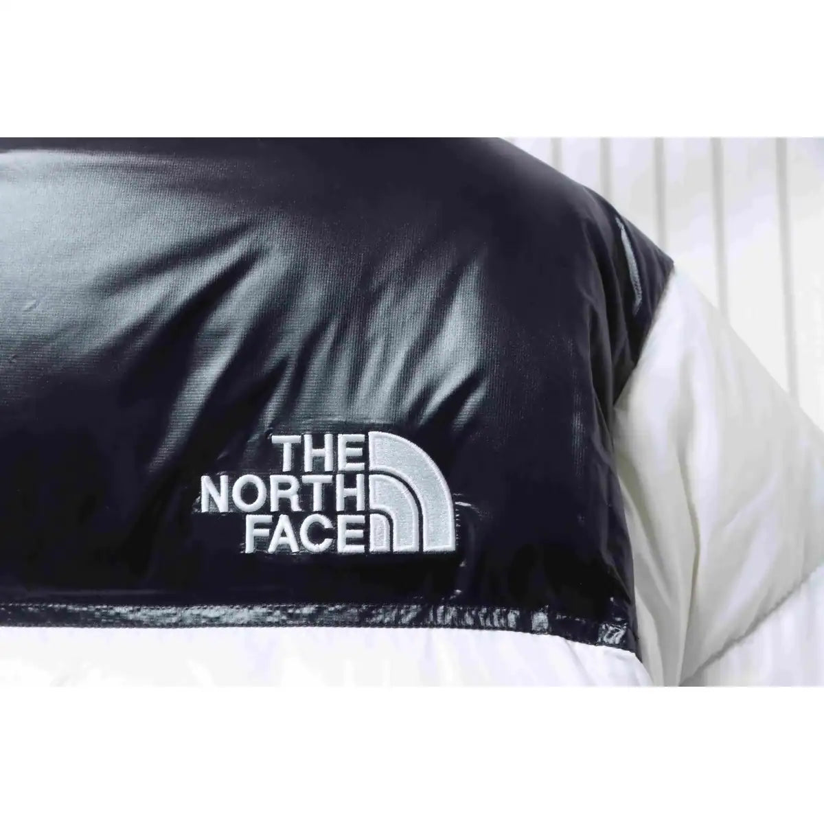 The North Face Stand-up Collar Short Down Jacket White Black – TNC013