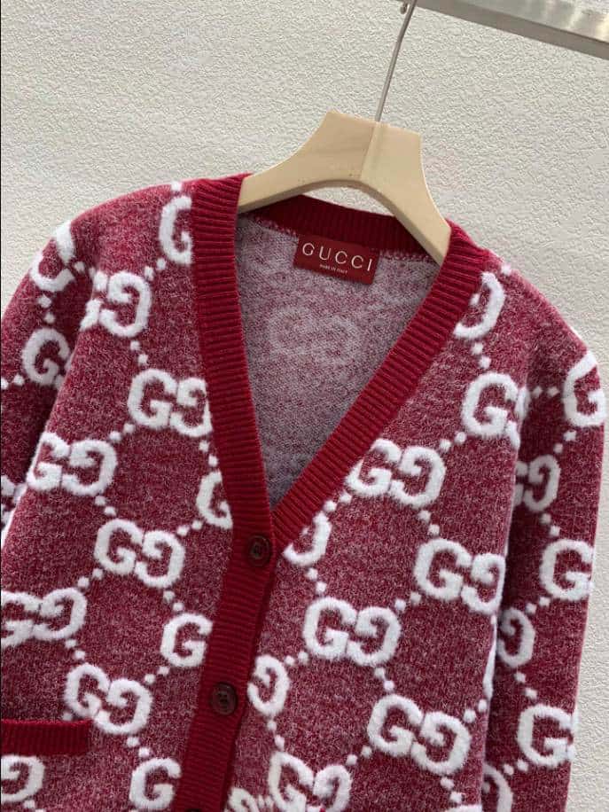 GUCCI Stitch Red V-neck Knitwear – GCK058