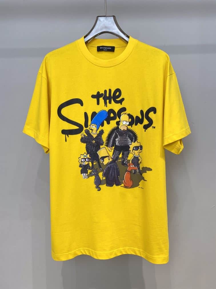 BALENCIAGA MEN’S THE SIMPSONS TM 20TH TELEVISION T-SHIRT OVERSIZED IN YELLOW – BAS007
