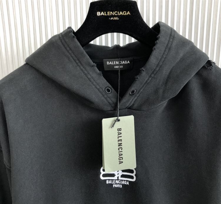 BALENCIAGA PARIS ICON HOODIE MEDIUM FIT IN BLACK – BH002